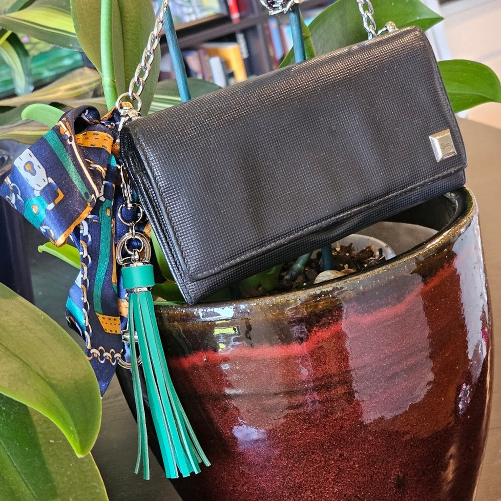 Gucci Black Leather Continental Wallet W/Crossbody Chain, Twilly, & Charm Added - Picture 15 of 16
